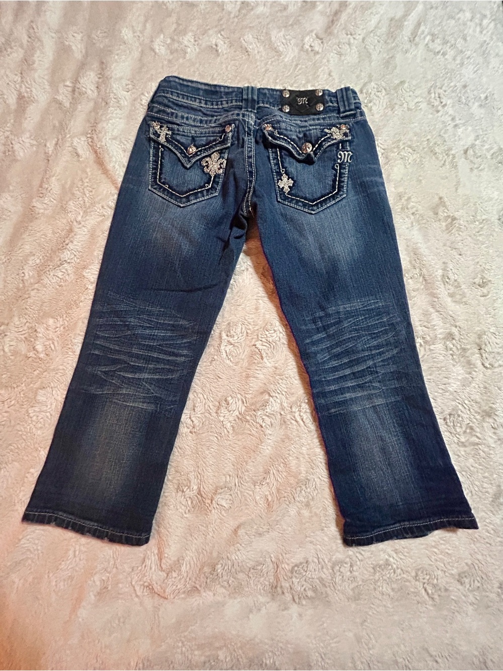 Miss Me Blue Embroidered capris size 29